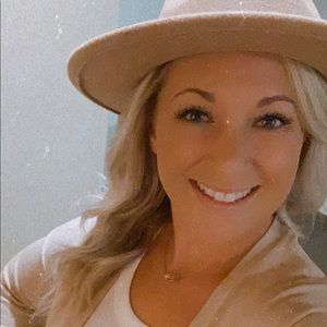 Meet your Posher, Andie